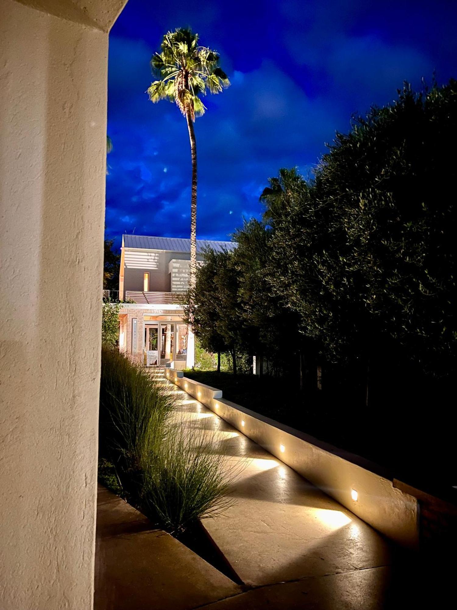 The Windhoek Luxury Suites Eksteriør bilde